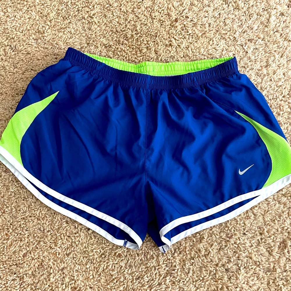Nike…like new…running shorts 🩳